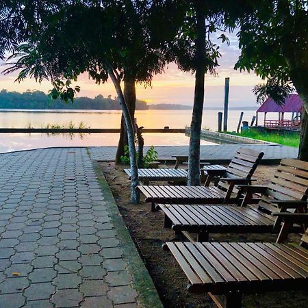 Overbridge River Resort パラマリボ エクステリア 写真