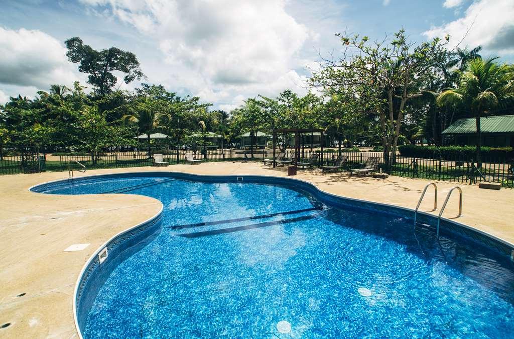 Overbridge River Resort パラマリボ 設備 写真